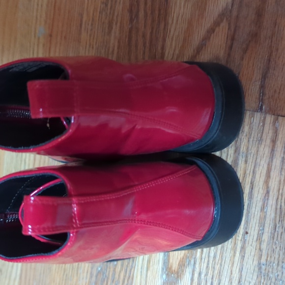 GAP Red Patent Leather Kids Zip Boots - Picture 4 of 7